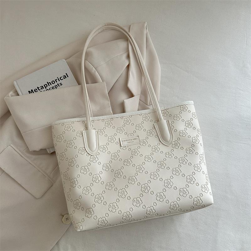 Fashion and popular spring women's 2025 new large-capacity tote bag fashionable shoulder underarm bag simple and versatile portable