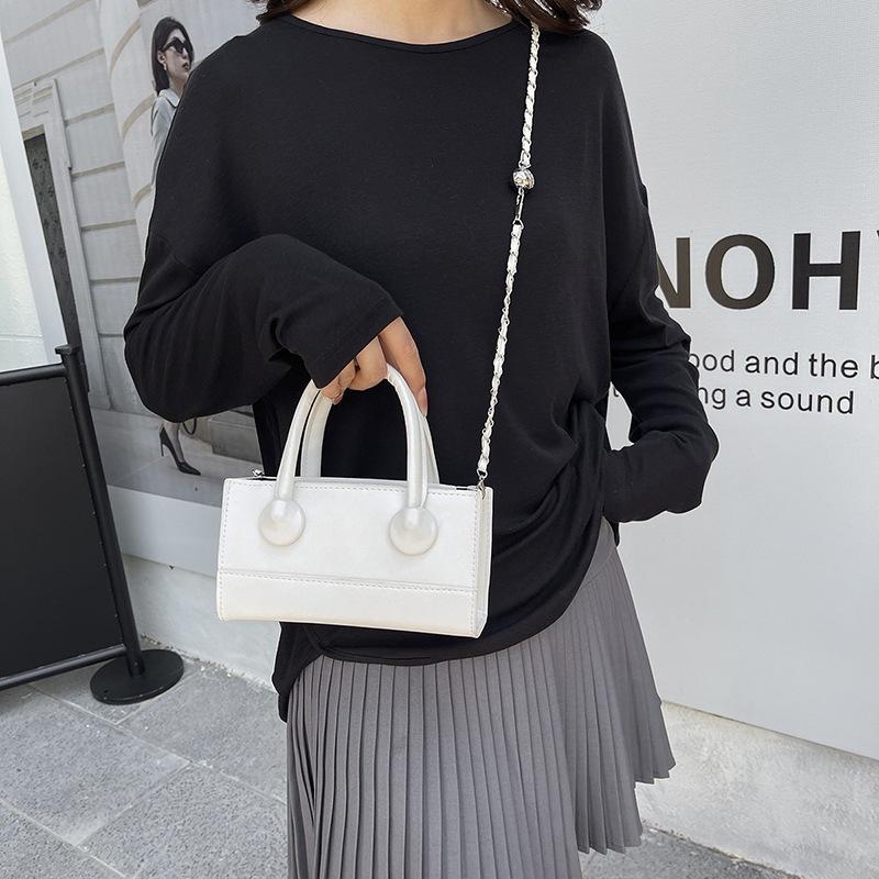 Leisure 2025 new large-capacity fashionable casual messenger portable small square bag