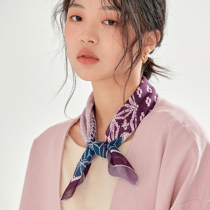 

Головной платок с высокой визуальной привлекательностью и защитой от солнца: Маленький квадратный шарф Премиальный галстук для защиты шеи для женщин Дышащий шарф, похожий на шелк, и резинка для волос 58*58cm