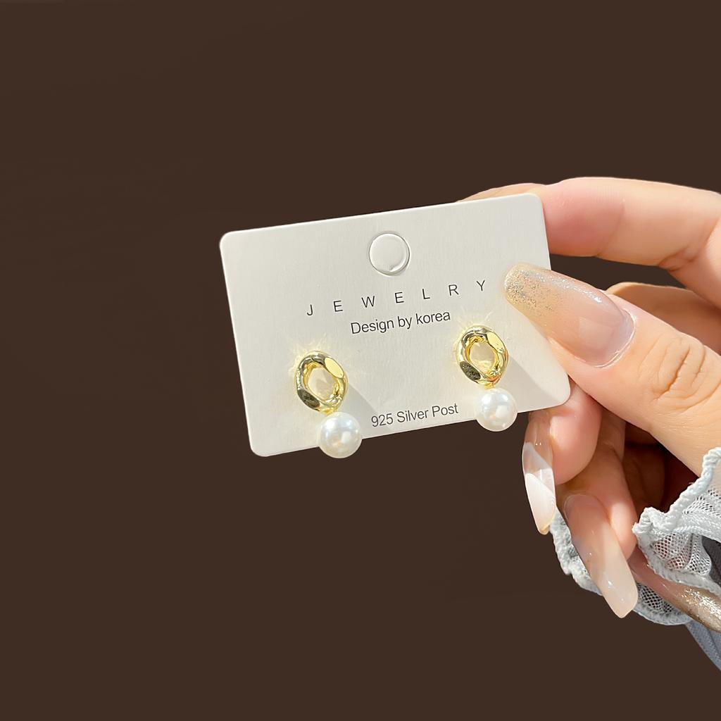 Simple Geometric Pearl Stud Earrings Exquisite Commuter Superior Earrings Earrings