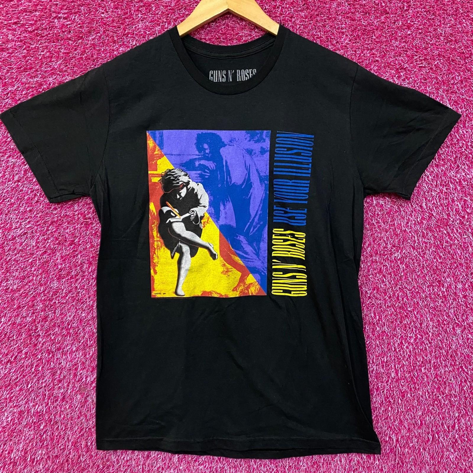 

Guns N Roses Use Your Illusion Album Art T-Shirt L