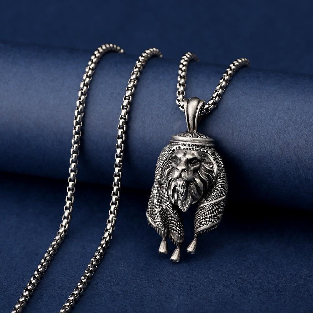 Arabian lion pendant, animal necklace, European and American men s hip-hop necklace, titanium steel accessories are hot-selling.
