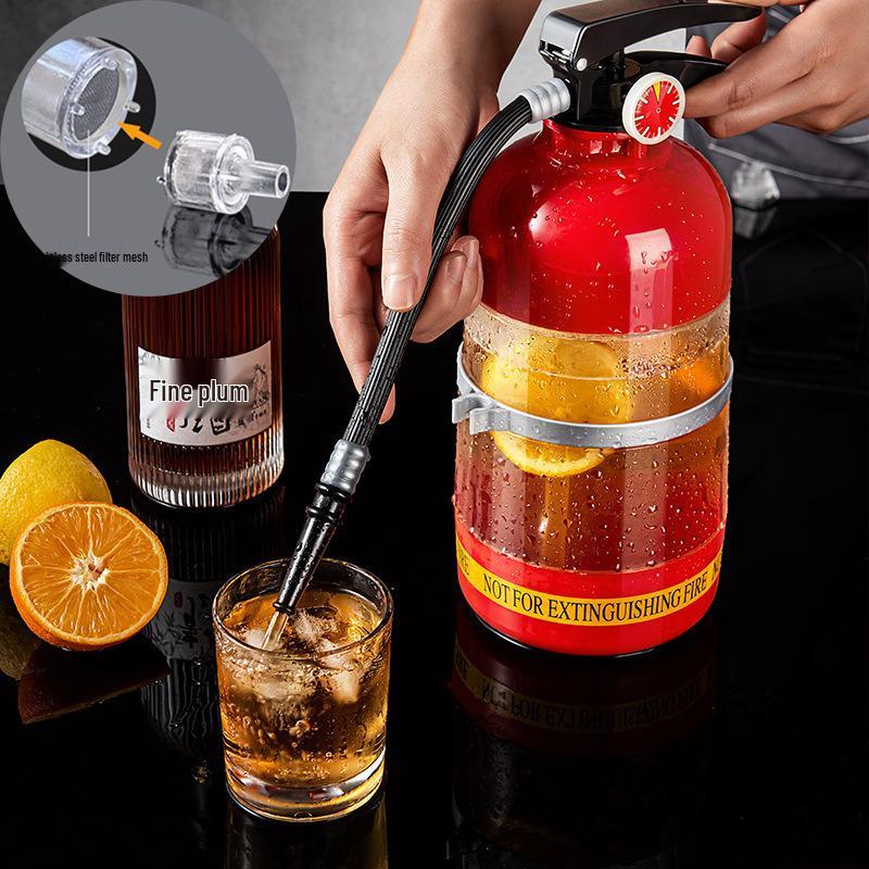 Pivní pípa internetové celebrity: Ručně lisovaný nápojový dávkovač ve stylu hasicího přístroje