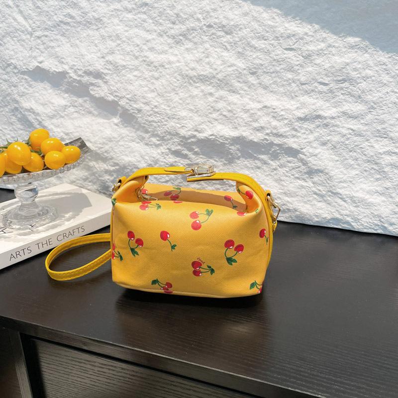 2025 Fashion Underarm Bag Cherry Print Single Shoulder Diagonal Span Portable Shell Bag Casual Simple Large Capacity Small Square Bag