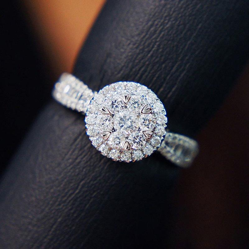 2026 Inlaid Oval Pigeon Egg Cube Zirconia Ring, Fashionable and Personalized Platinum Engagement High-quality Jewelry