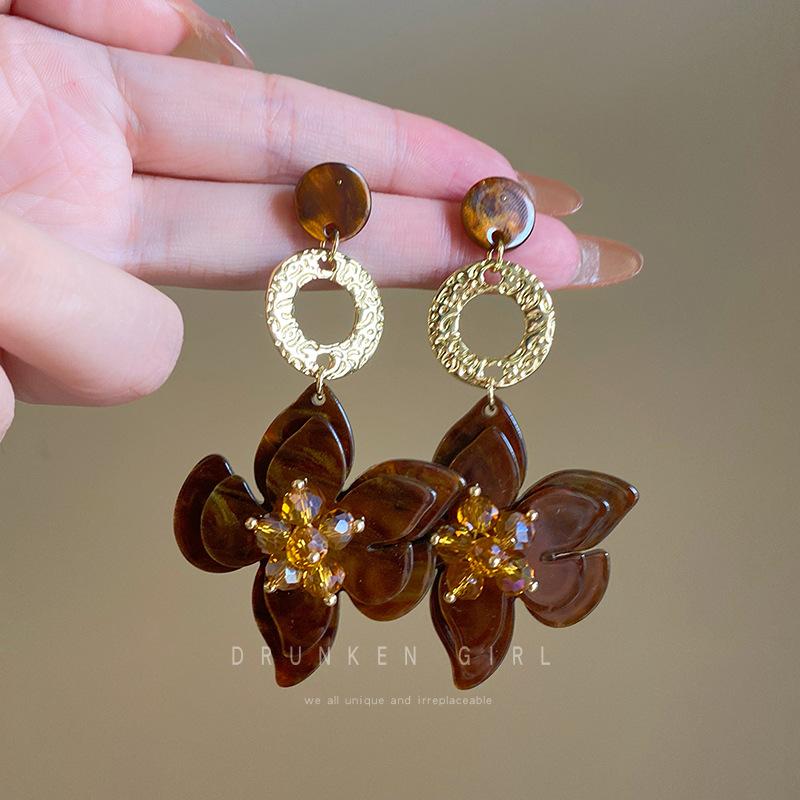 

Silver Needle Resin Flower Pendant Earrings Bohemian Holiday Stud Earrings Fashion Personality Earrings Design Sense Niche