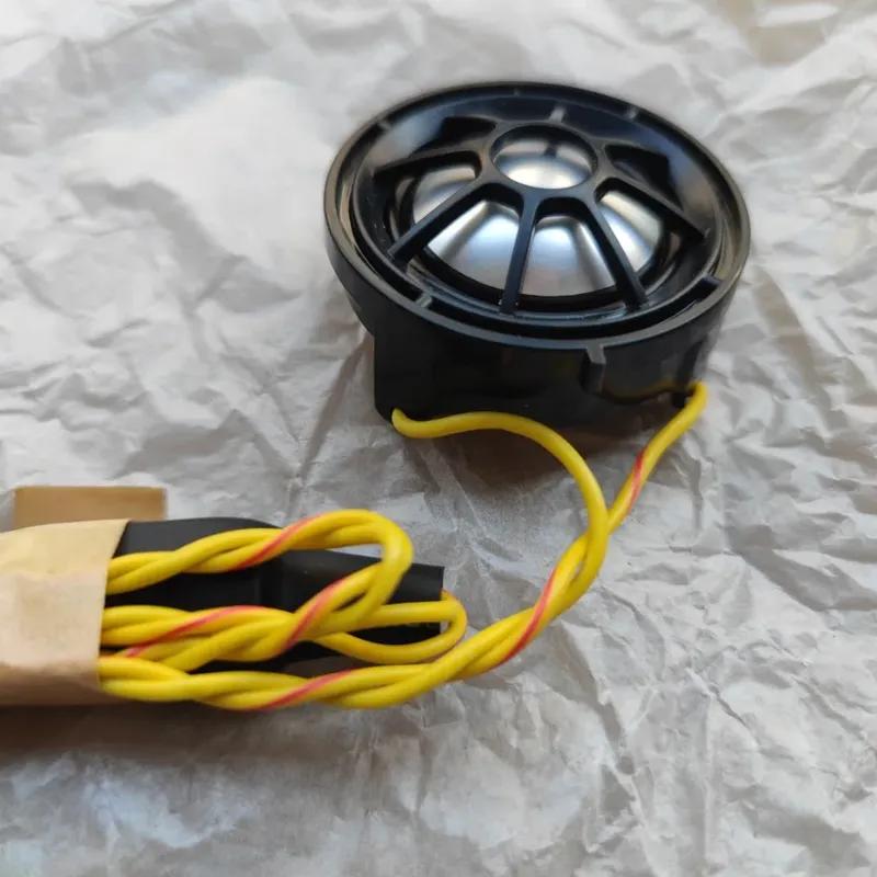 Tweeter auto cu cablu pentru BMW E81 E82 E87 E88 E90 E91 E92 E93 E60 E61 E63 E64 E65 E66 E84 E83 E70 E81 E82 Corn original Refit