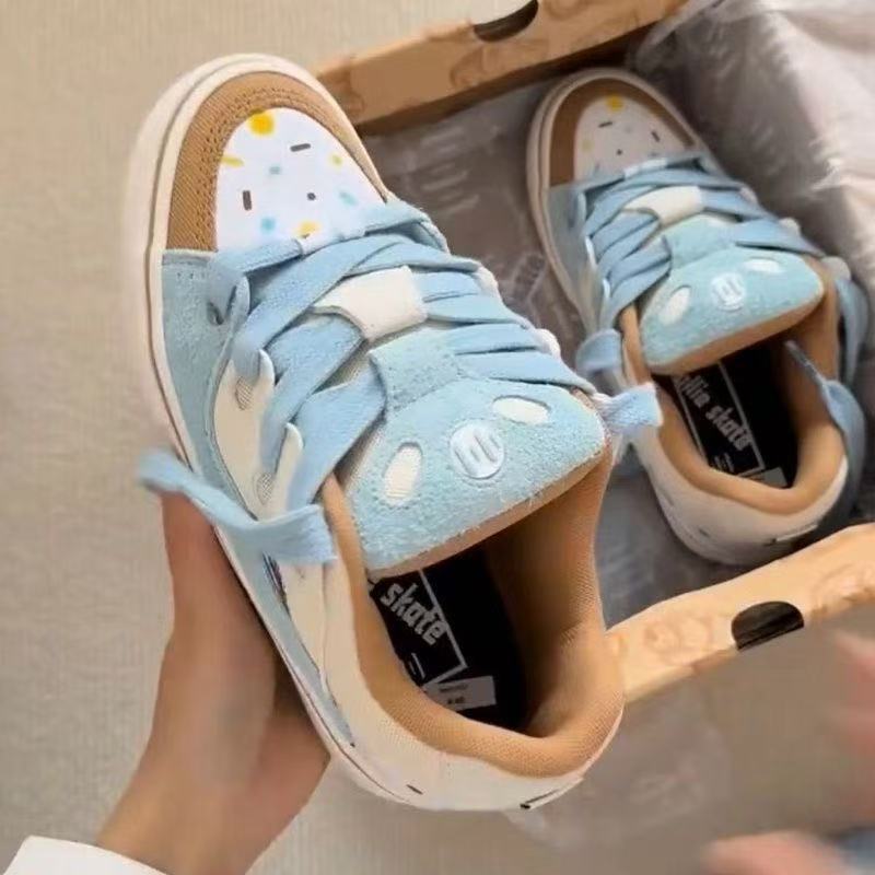 

Campus high-value Xiaoxiangfeng bread shoes turned fur canvas niche original design skateboard shoes 35【foot length 22.5cm】