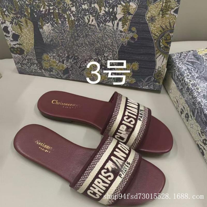 This Board Shoes Jacquard Embroidered Women's Slippers Classic Casual One-letter Flat Slippers