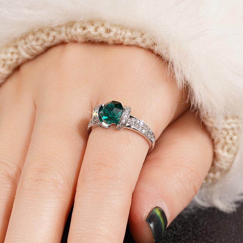 Emerald Ring Woman, Light Luxury High-End Lady Ring, Elegant Temperament Dress Accessories