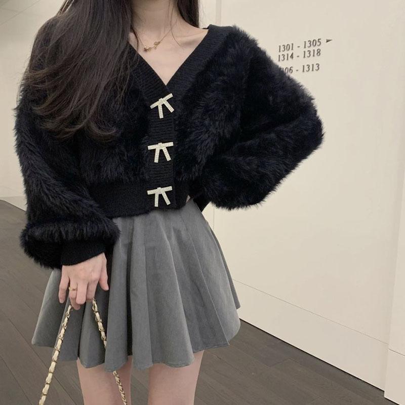 Cardigan Sweater Female 2023 Clothes Short Plush Plush Milk Hoopla Design Sense Niche V-neck Solid Sweater Female Tops
