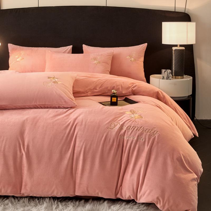 Plush Coral Fleece Winter Bedding Set: Thickened Velvet Duvet Cover, Flannel Bed Sheet, and Pillowcases