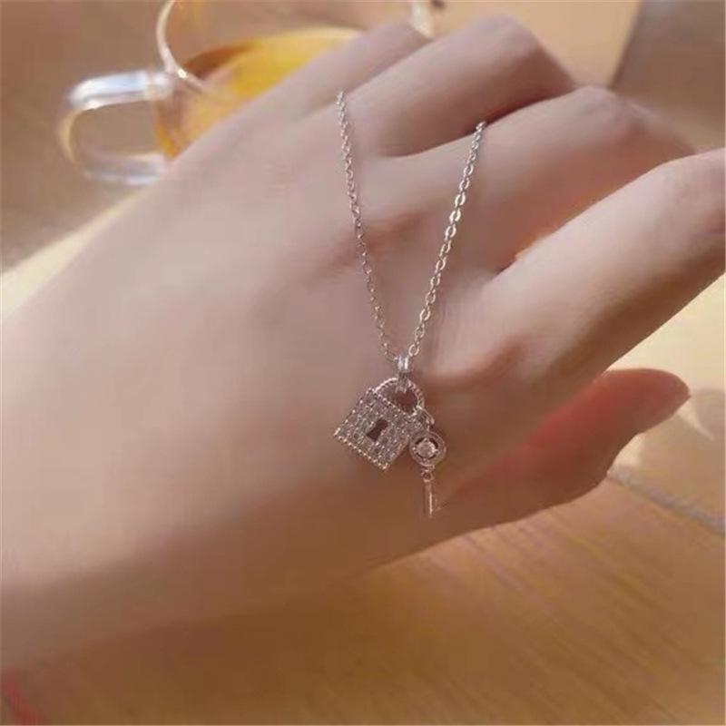 Simple Diamond Heart Pendant Necklace with Key and Lock Design for Couples
