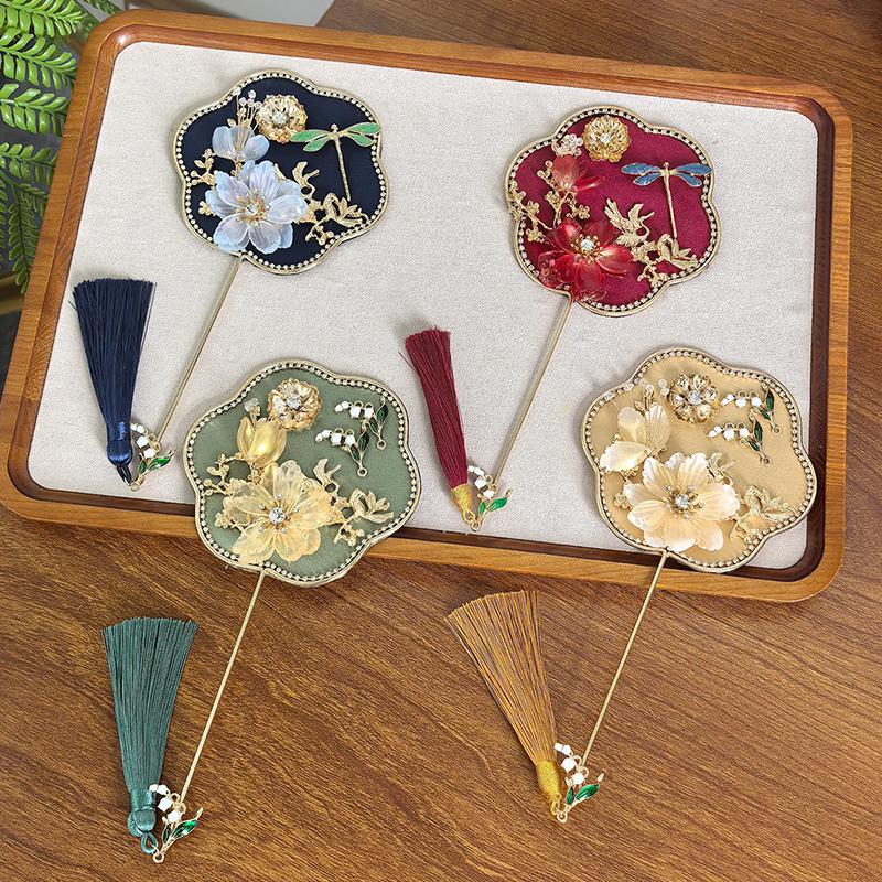 Bride Hand Held Fan Decoration Wedding Bridal Mini Group Fan Handmade Chinese Vintage Flower Fan Gifts Pography Ornaments