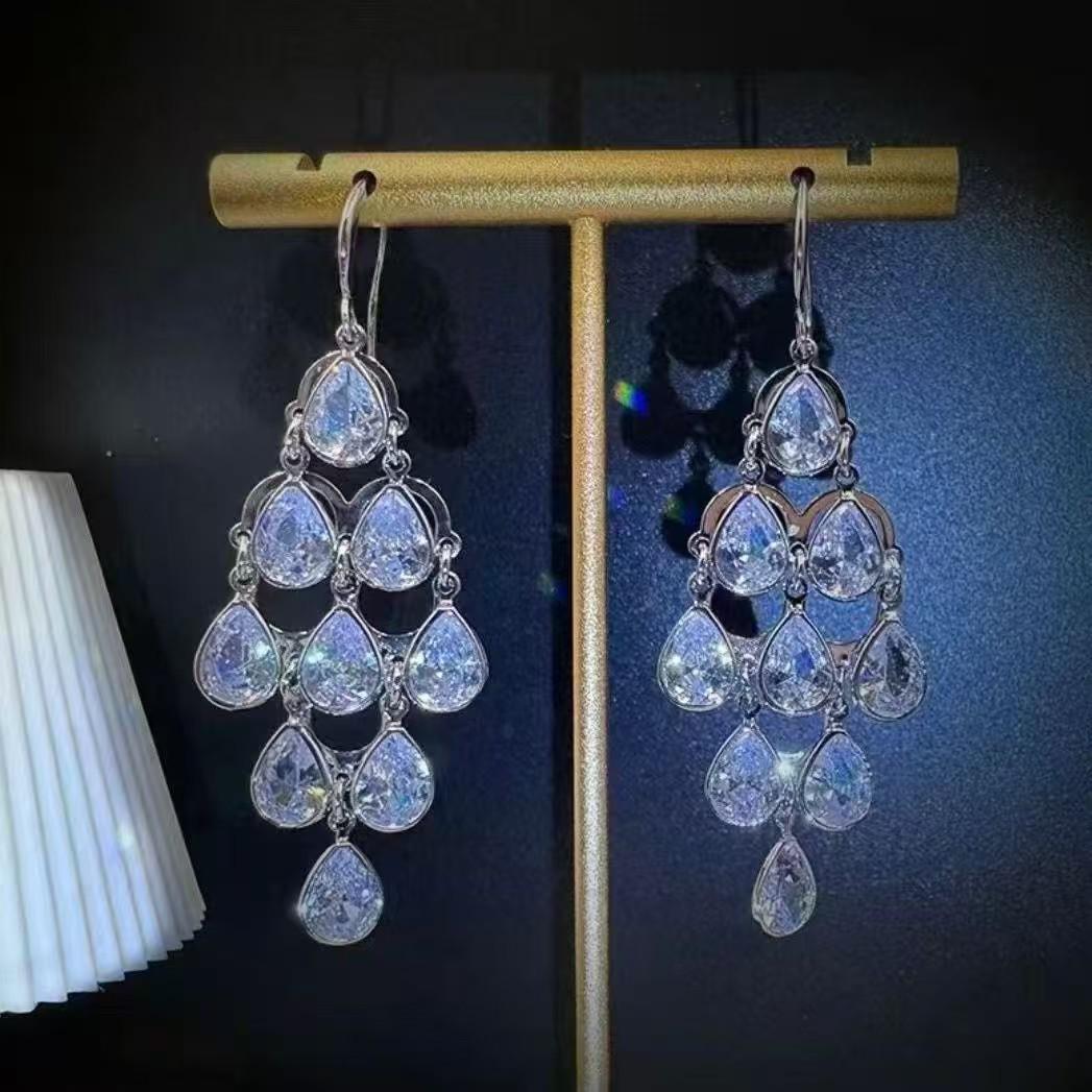 Exquisite Copper Zirconia Leaf Drop Earrings: Elegant & Luxurious Design