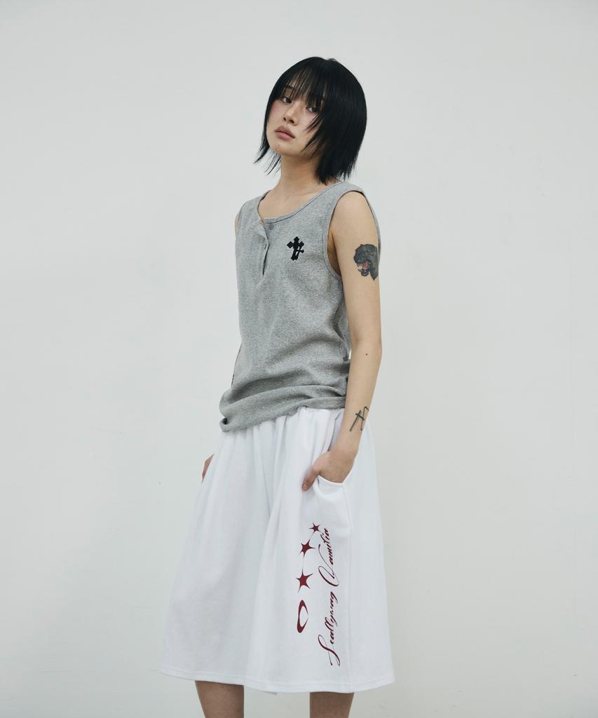 SCALLYWAG [Ryu Jeong-Ran × Skelly Wung] Side Familia Bermuda Training Shorts [White]