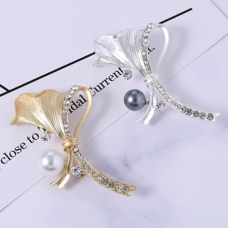 Hohe Qualität Design Einfache Wind Brosche Brust Blatt Typ Perle Brosche Mode Unregelmäßige Anlage Party Kleidung Brosche Geschenk