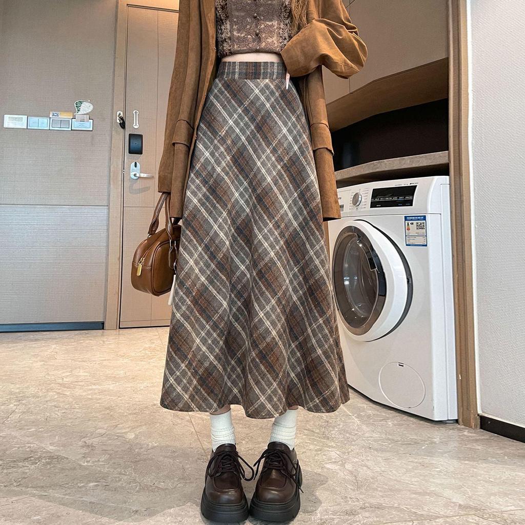 Women's High Waist Wool Plaid A-Line Skirt - Slimming, Mid-Length, Retro Style for Autumn/Winter