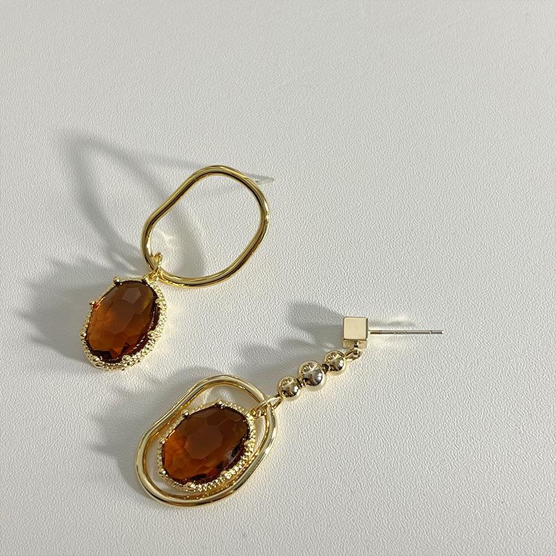 French Vintage Crystal Drop Earrings for Women Luxury Jewelry Temperament Metal Earring Asymmetric Design Gifts
