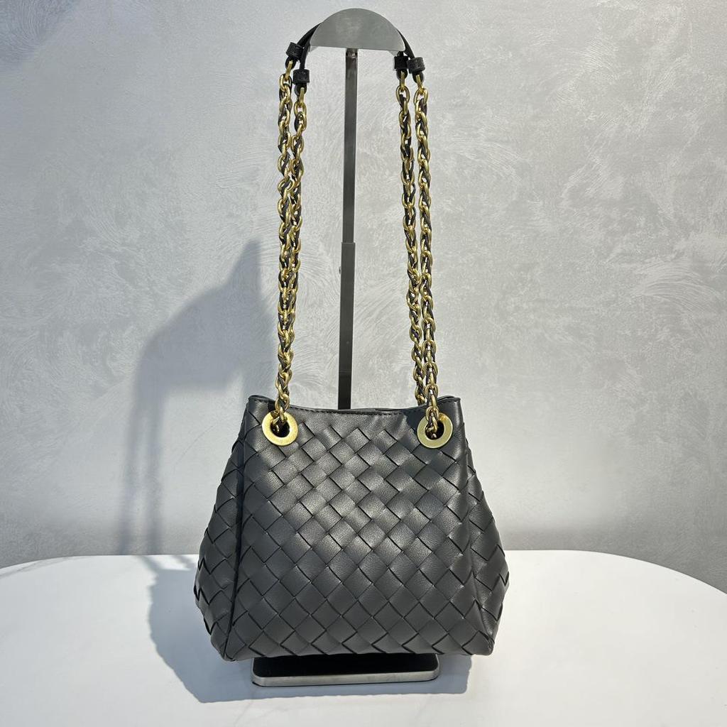 2025 Women's Handmade Leather Woven Chain Bag – Versatile Shoulder & Messenger Bag