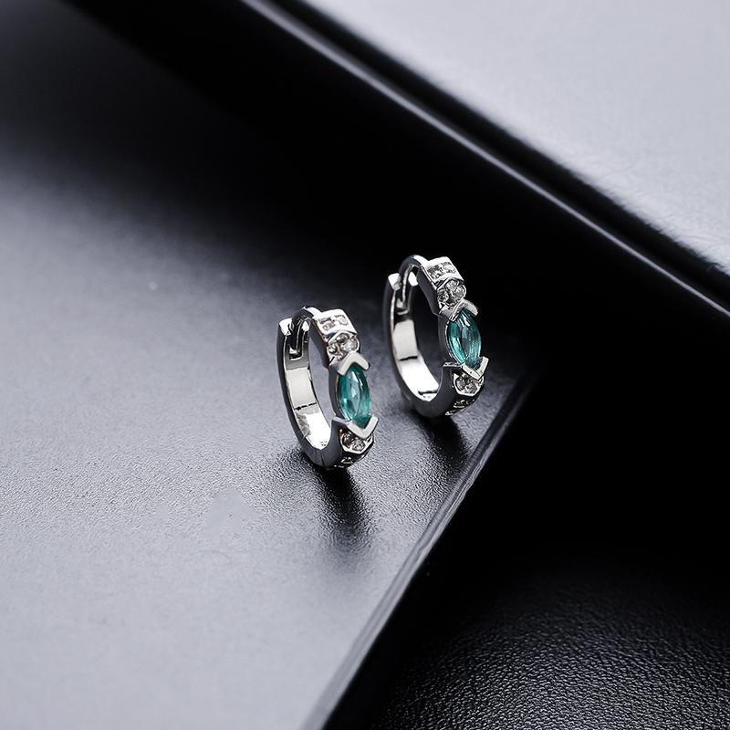 

Ретро Креативные Геометрические Серьги с Цирконом Подходят Как для Мужчин, так и для Женщин Модные и Персонализированные Повседневные Вечерние Ювелирные Изделия Подарки зелёный