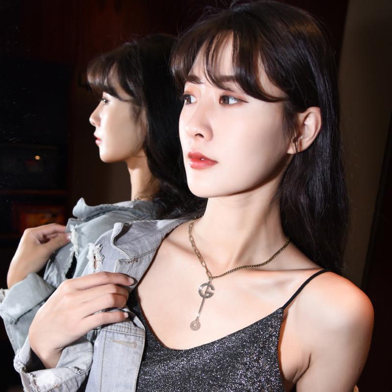 And Trendy Chic Gold Plated Letter Necklace For Women Ideal For Winter And Fall Fashion With Style Unique