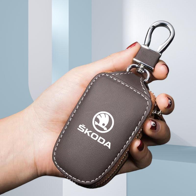 ERQY8 Leather Car Key Case Cover for Skoda Superb A7 Kodiaq Octavia A8 2021 Leather Shell Fob Holder Keyless Accessories