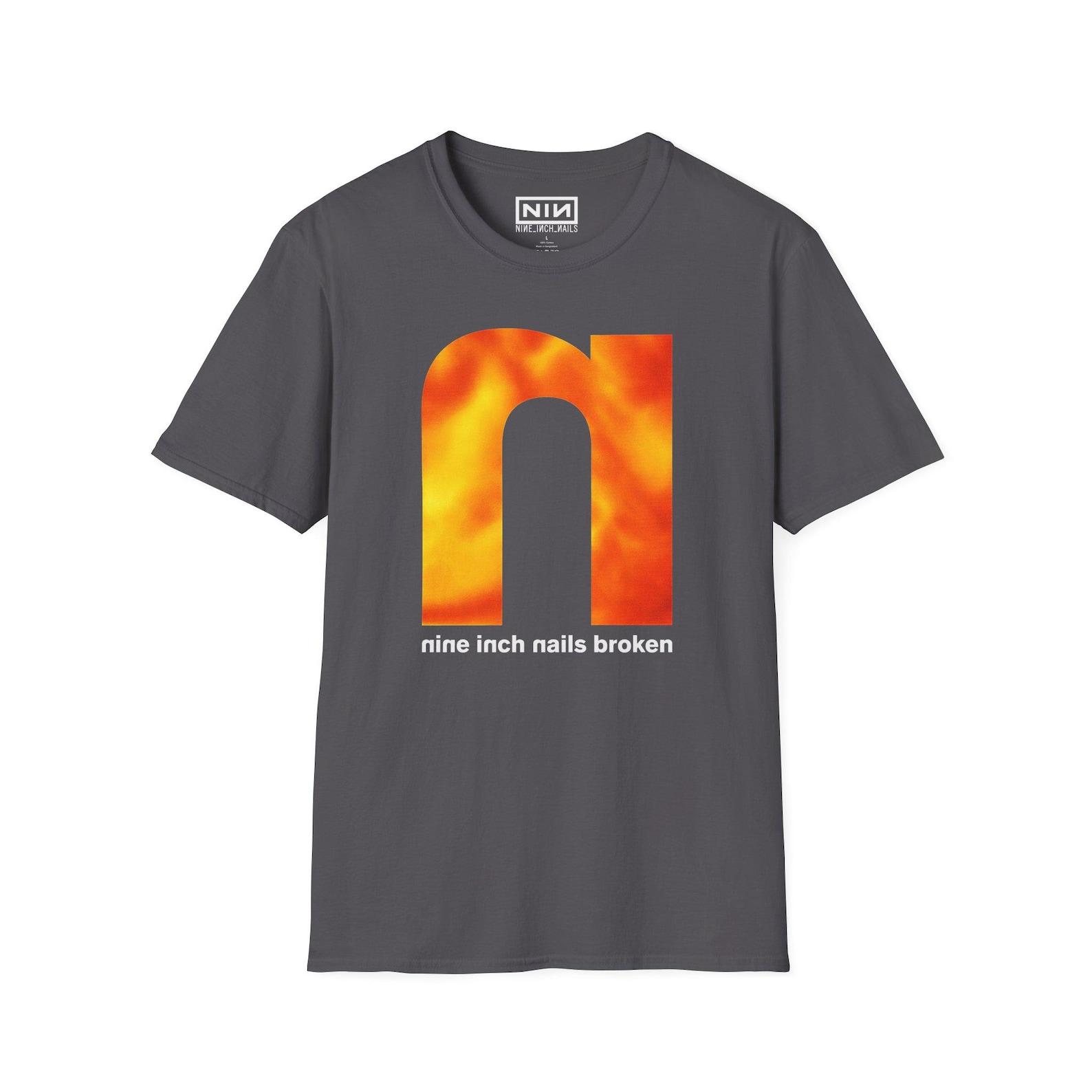 Nine Inch Nails graphic broken T-Shirt L