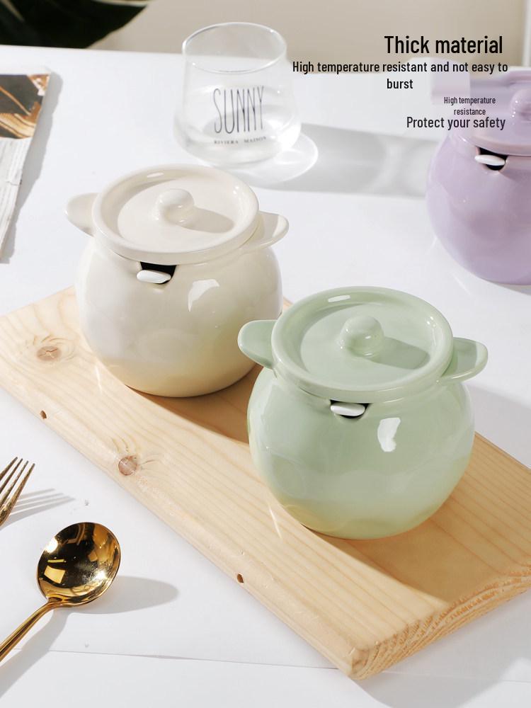 Double-eared Heat-resistant Ceramic Lard Jar with Lid, for Kitchen Oil and Chili Storage.