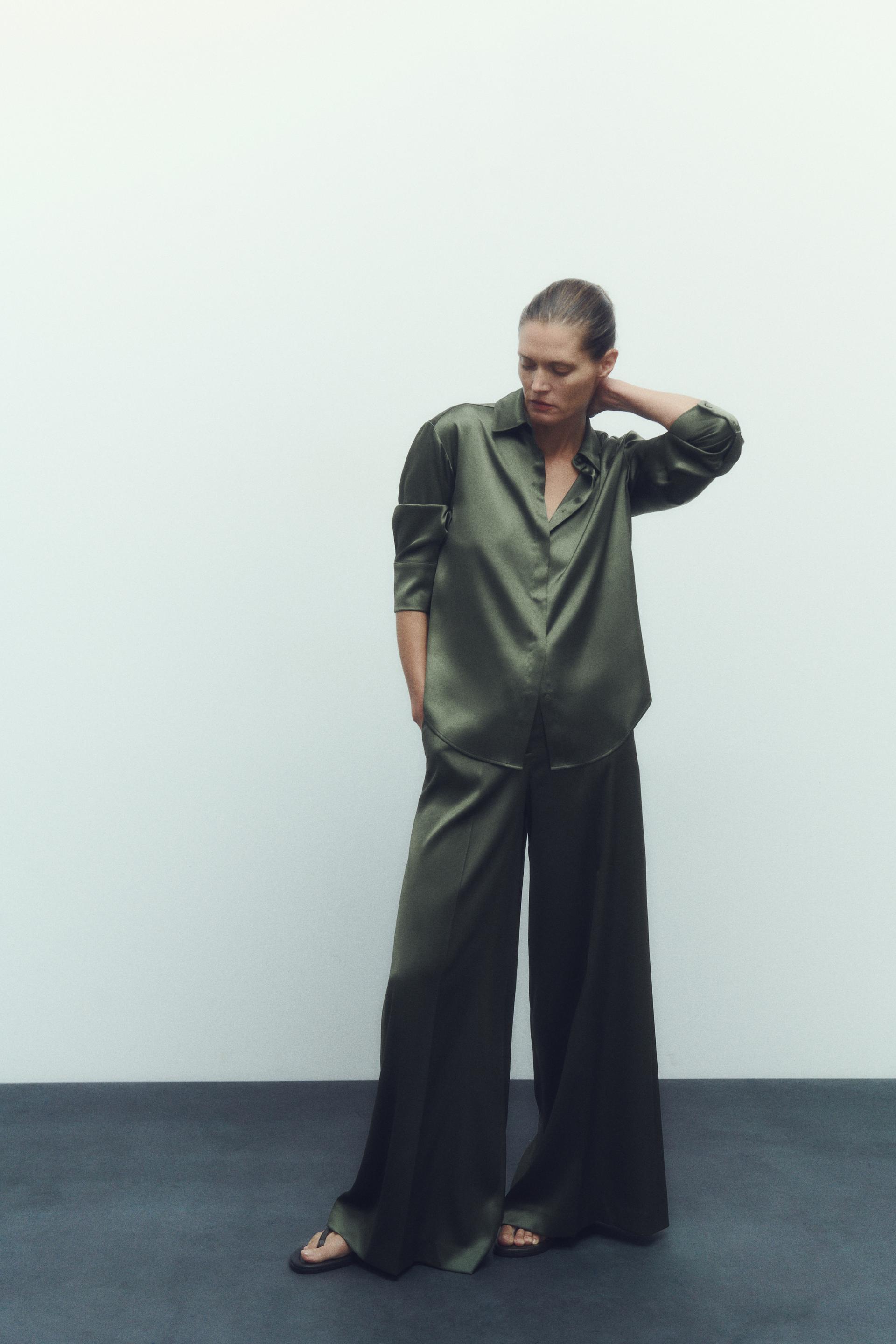 

ШИРОКИЕ АТЛАСНЫЕ БРЮКИ