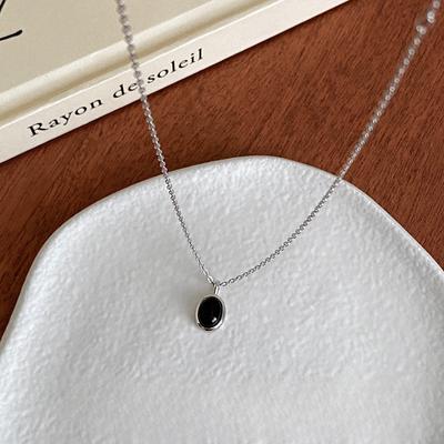 Collier Doudou Femme Simple Léger Luxe Design Sens Niche Clavicule Chaîne Noir Solide Chaîne