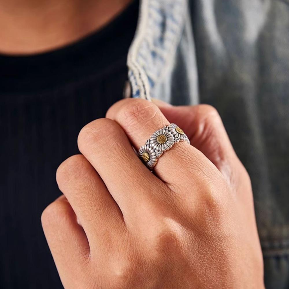 Retro Daisy Flower Adjustable Open Ring for Men Women Punk Gothic Edgy Silver-plated Copper T Boho Accessories Gift