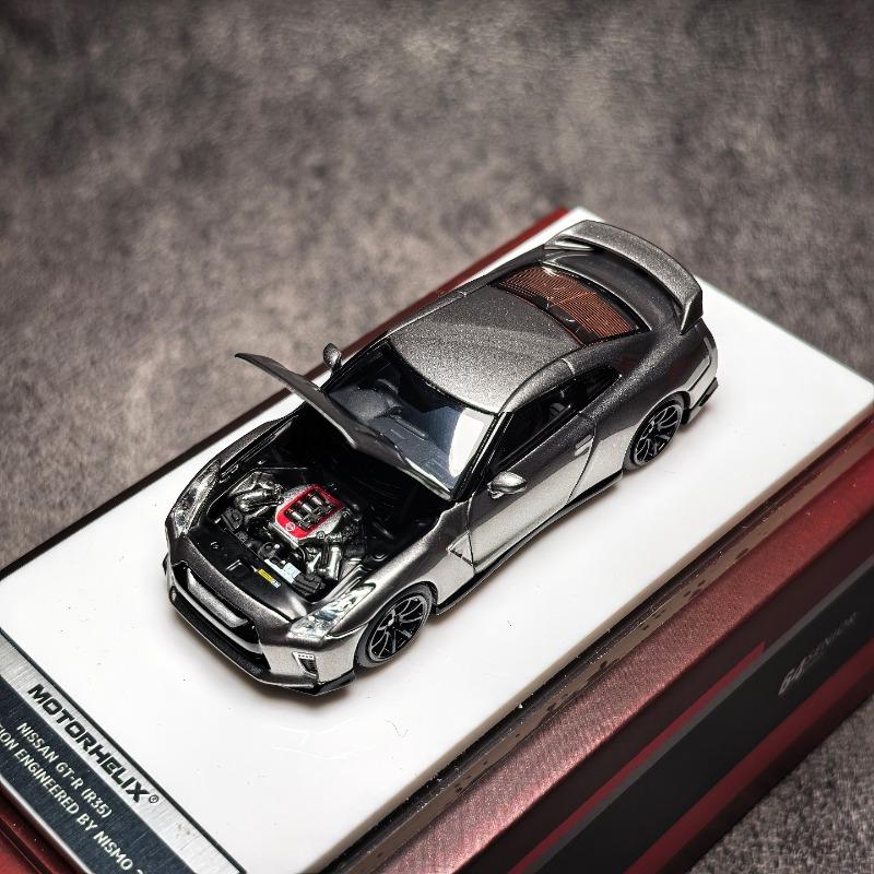 MOToRHELIX 1:64 Nissan GT-R R35 Track Edition NISMO alloy car model collection desktop ornament boy toy