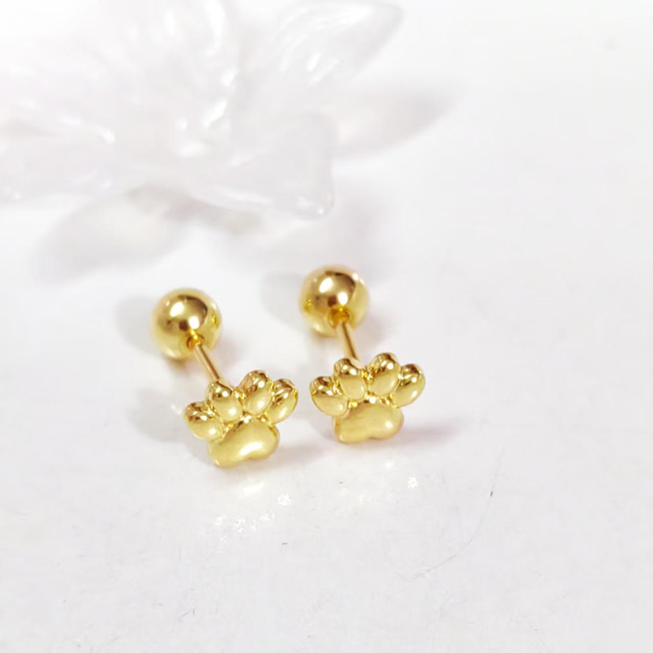18K Titanium Steel Cat Paw Stud Earrings - Cute, Compact, Fresh Fashion Jewelry for Women золотой