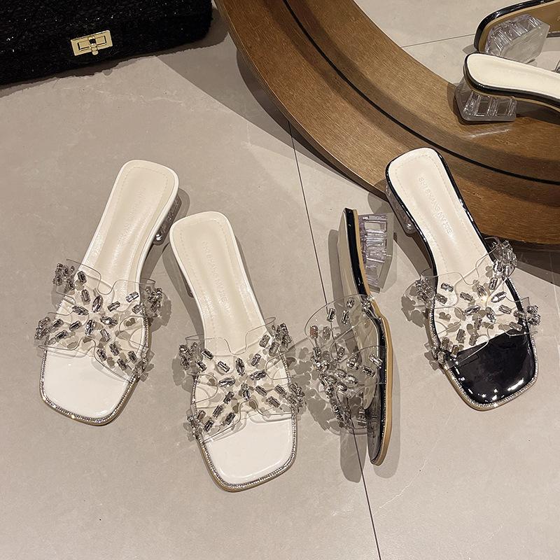 Internetkändis strass transparenta coola tofflor dam sommar nya fyrkantiga huvud mode mångsidiga kristall tjock högklackade tofflor