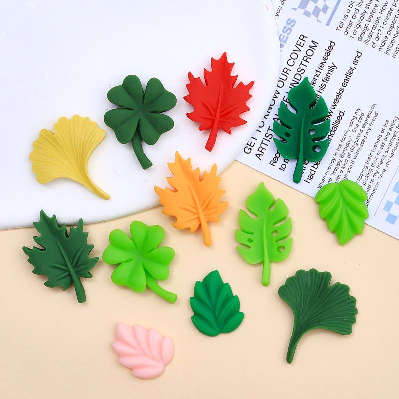 Childlike Leaf-Themed Resin DIY Ornaments: Cartoon Hair Clips & Croc Charms