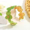 Bracelet Floral Fait Main en Rafia et Alliage Bijoux Bohèmes Légers Élégant Accessoire de Poignet pour un Usage Quotidien