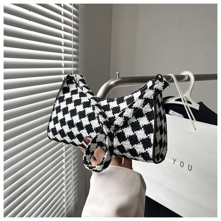 Fashionable Women s Woolen Shoulder Bag 2023 Trendy Small Crossbody Purse чёрный