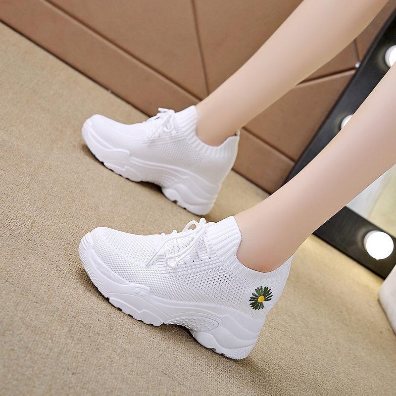 2026 Neue Damen Plateau-Sneaker Sommer Atmungsaktiv Lässige Sneaker Höhensteigernd Weiße Schuhe Laufschuhe Damenmode