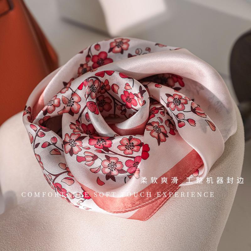 100% mulberry silk printed small square scarf women's spring and summer versatile silk scarf light and breathable high-grade sunscreen silk scarf