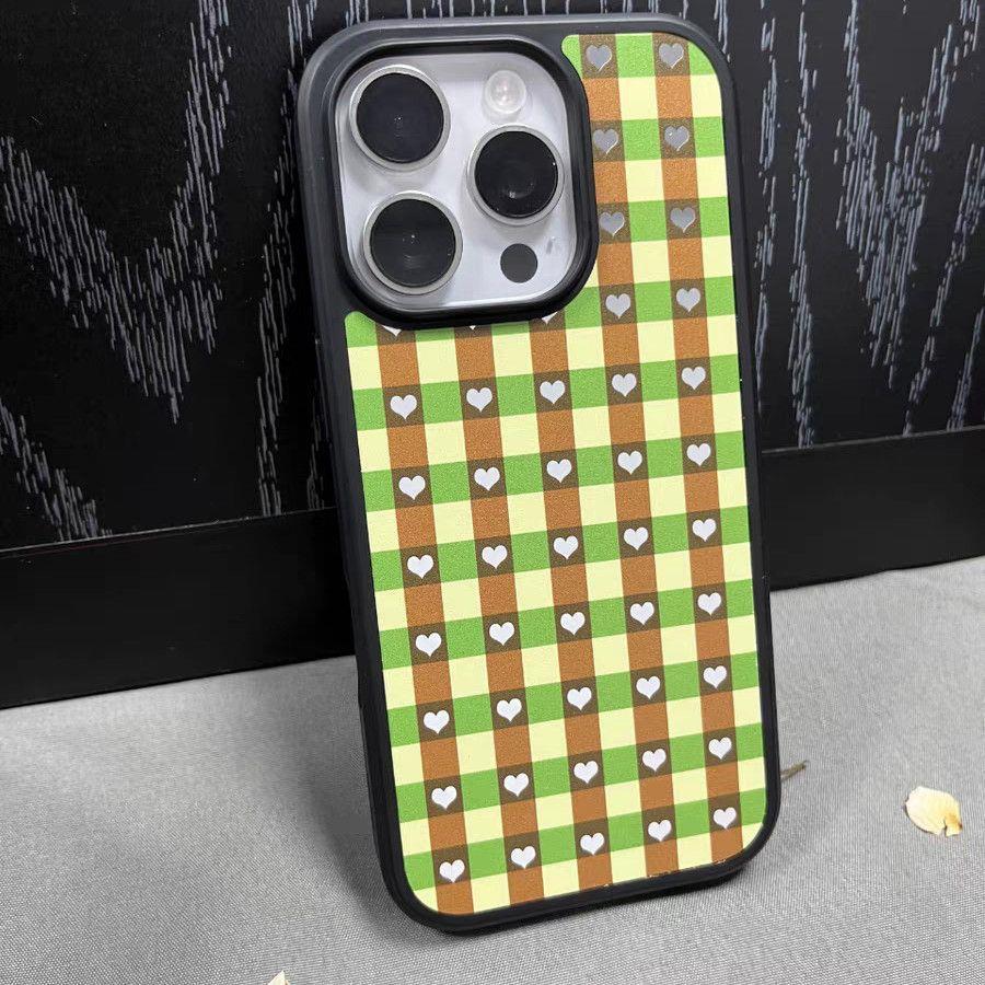 Color plaid love Apple 11promax mobile phone case 11pro plaid large hole black edge glass anti-drop simple