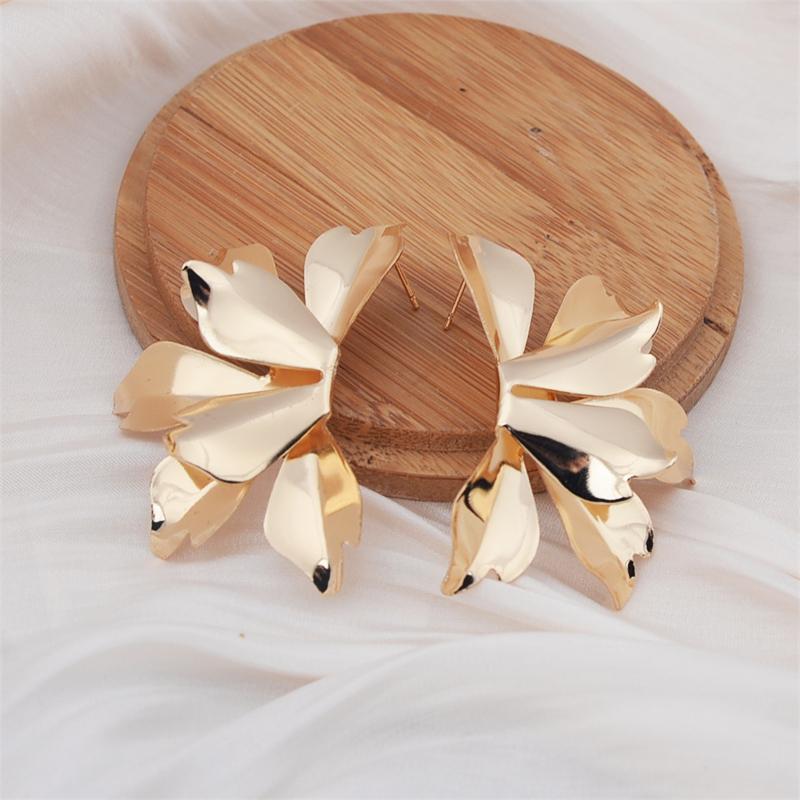 New Exaggerated Folded Metal Dangle Earrings Wave Shape Women's Drop Earrings Gold Color Alloy Material Female Hanging Earrings