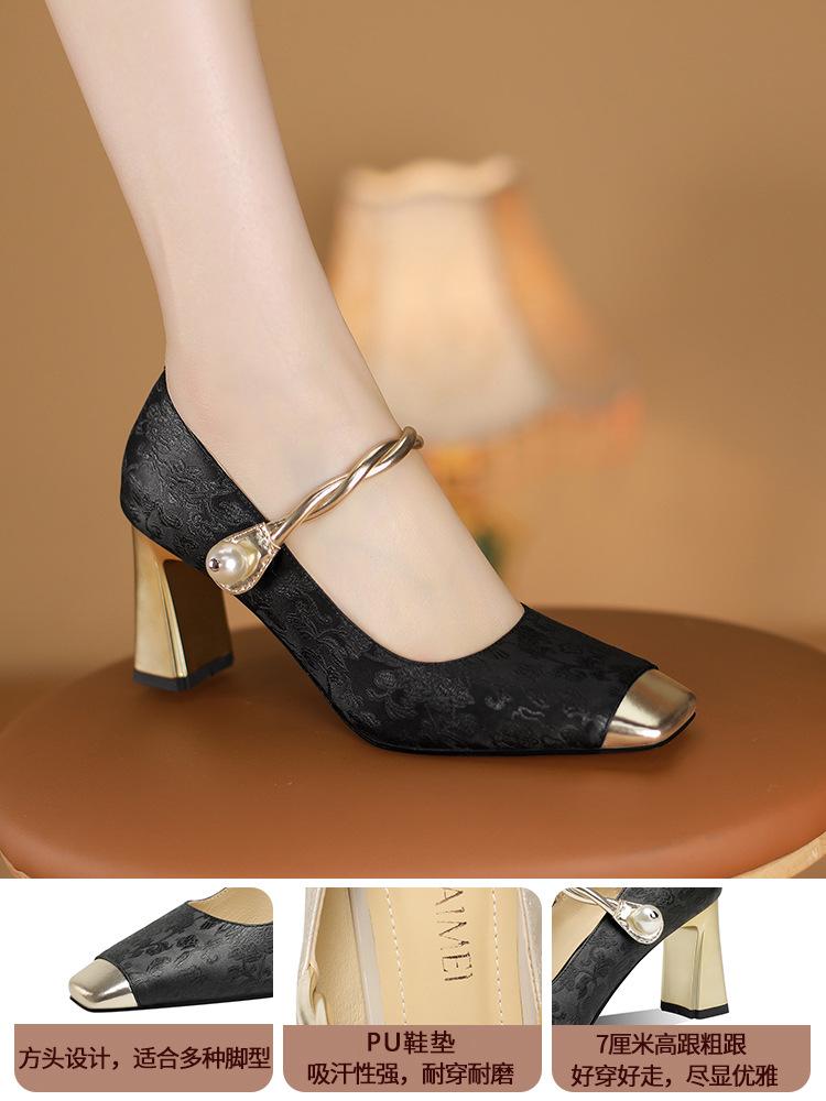 

New Chinese style Mary Jane single shoes 2025 new square head with versatile high heels women s shoes fashion shoes 40 чёрный