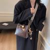 Bag women's 2025 new bucket bag brown design texture women's broadband shoulder messenger bag
