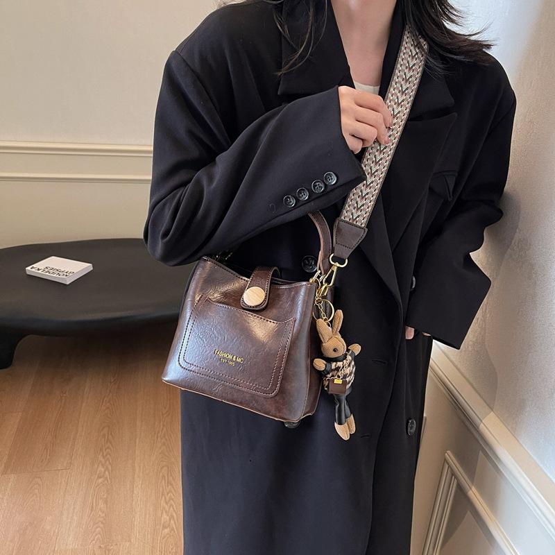 Bag Women's 2025 New Bucket Bag Brown Design Texture Women's Broadband Shoulder Messenger Bag
