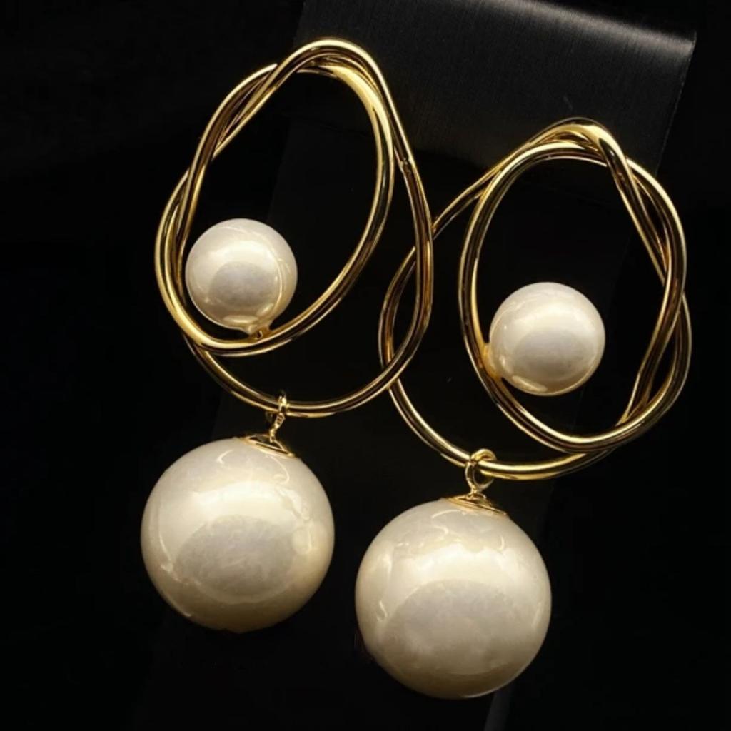 Light luxury zircon round artificial pearl ear buckle French retro fashion temperament earrings high-end exquisite earrings women