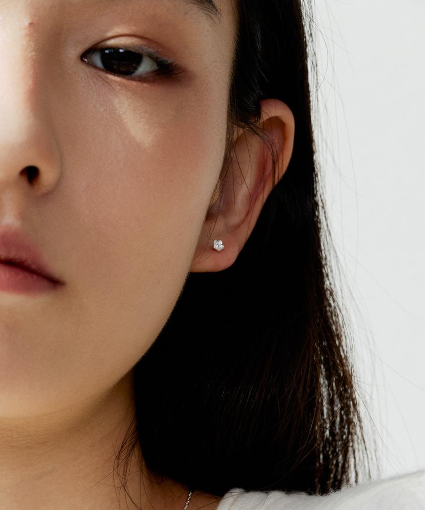 Silvertag Sie-26Ss2 925 Silver Mono Florit Edition Earrings