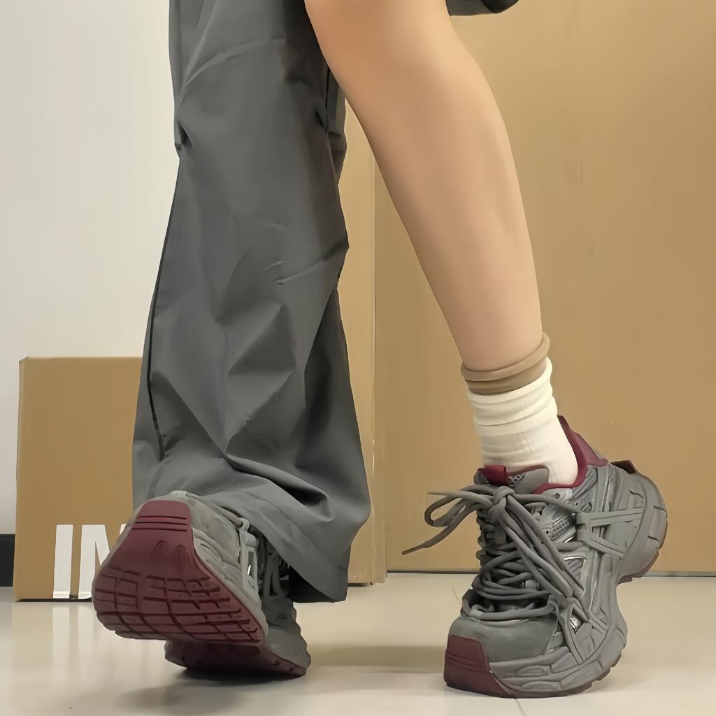 Sneakers British Style 2025 Autumn and Winter New Platform Dad Shoes Casual, Light and Comfortable Versatile Niche Women's Shoes