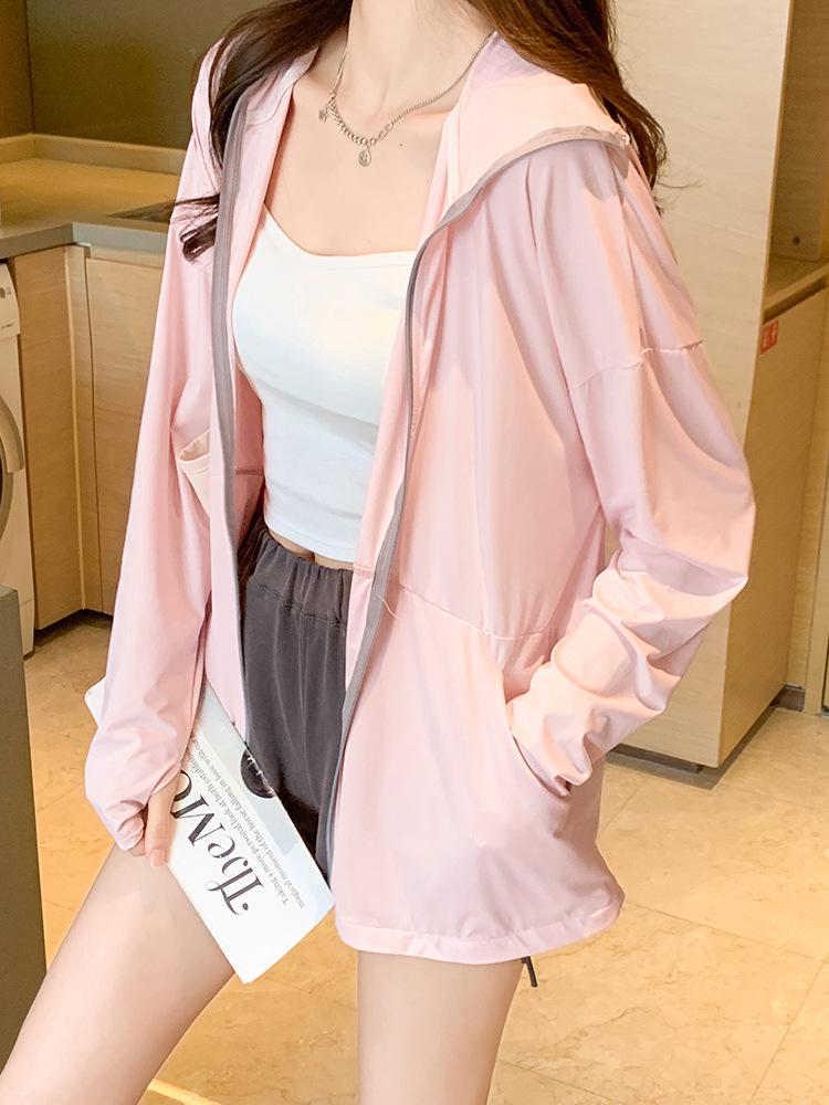 Women's Ice Silk UV Protection Hooded Cardigan - Summer Thin, Breathable, Loose-Fit, Slimming, Versatile.