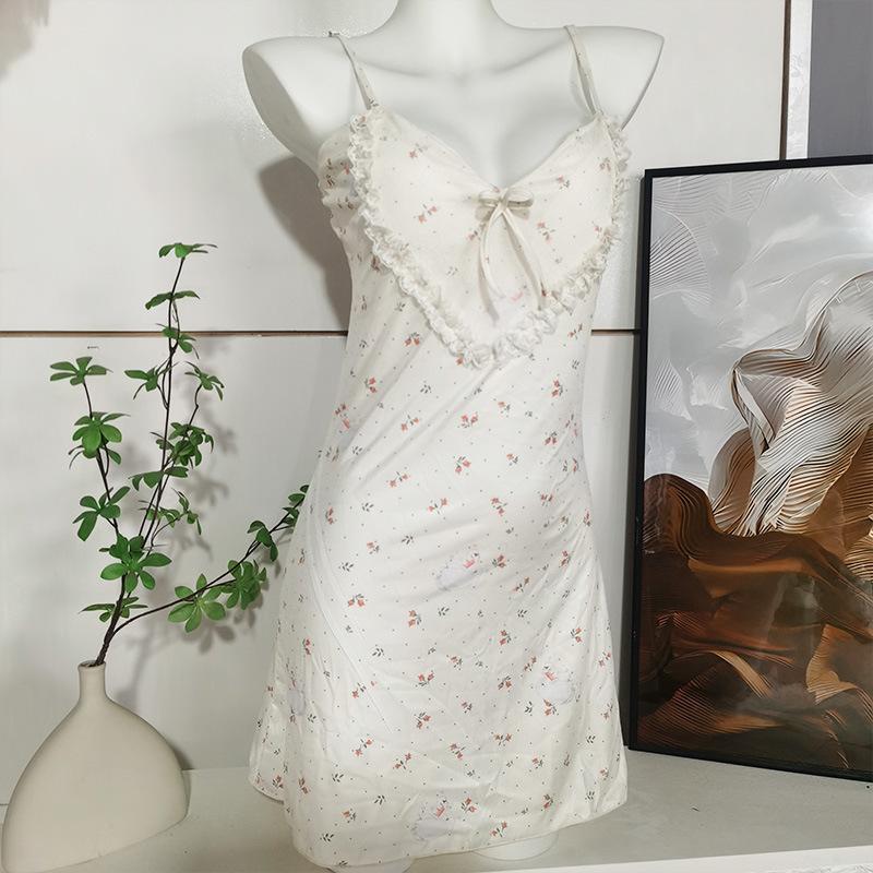 

Female pure desire swan chest pad suspender fashion slim ice silk nightdress cute girl loungewear One size fits all бежевий